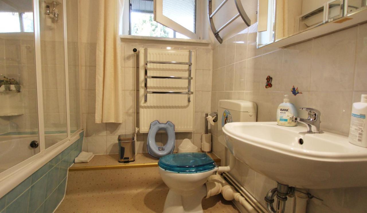 Ferienwohnung Familienwohnung Kröpelin Exterior foto